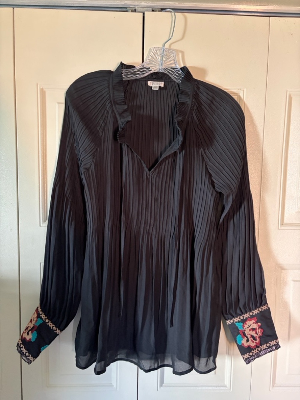 Flowy embroidered semi-sheer romantic floral delicate ruffle crinkle pleats Sz M